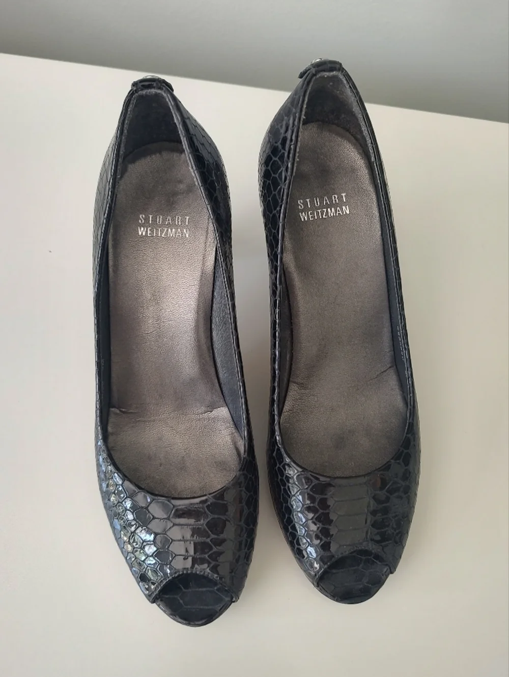 Stuart Weitzman Black Crystal Leather Plainfield Logo Snakeskin Peep Toe…
